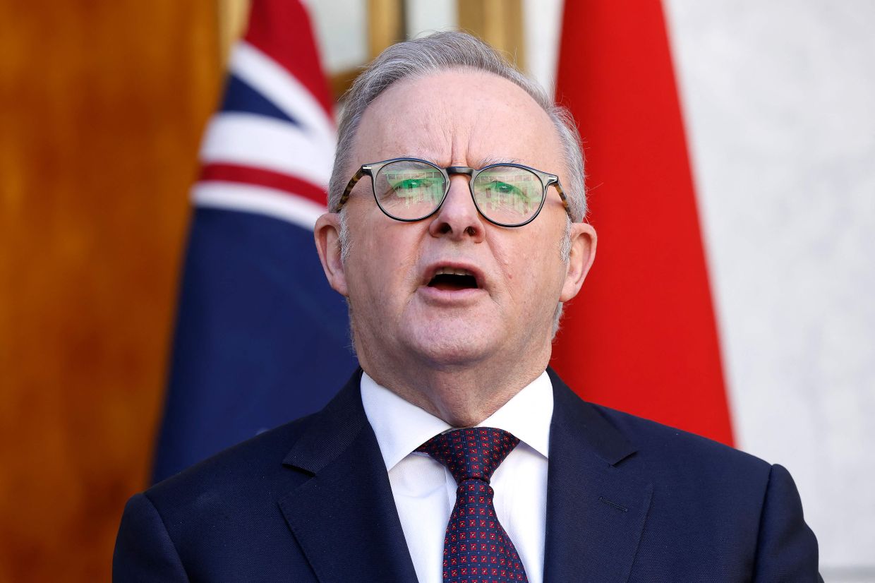 Australian PM Refuses Apology Over Japanese Leader Melon Joke