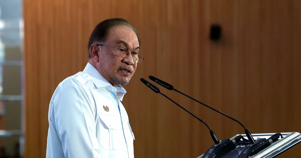 Anwar Rejects Allegations of Unequal State Development Funding