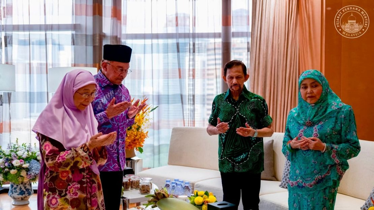 PM Anwar Extends Birthday Greetings to Brunei Sultan as Region's Eldest Reigning Monarch Turns 80