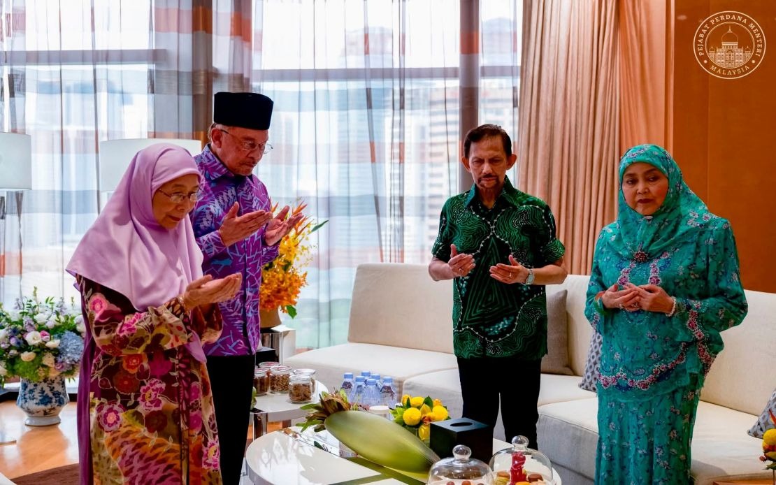 PM Anwar Extends Birthday Greetings to Brunei Sultan as Region's Eldest Reigning Monarch Turns 80