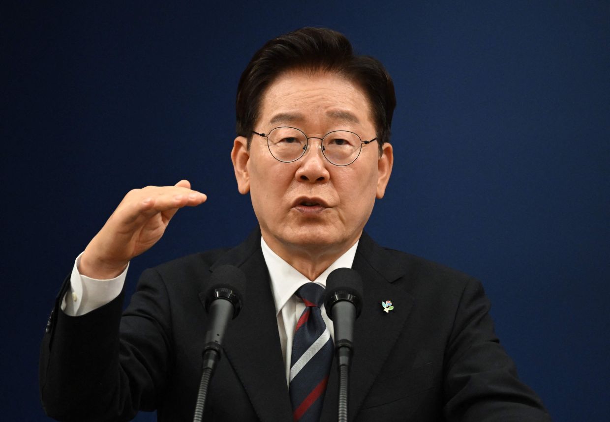 South Korean President Lee Jae Myung's approval rating slips below 50% amid election chaos and party turmoil