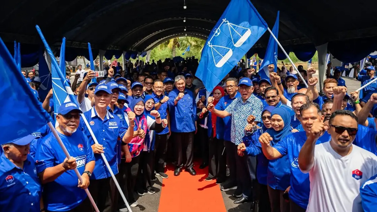 Zahid Banking on PAS Voter Support to Deliver 56 Barisan Seats