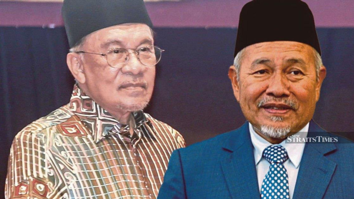 Anwar serves legal notice on PAS deputy over alleged defamatory remarks
