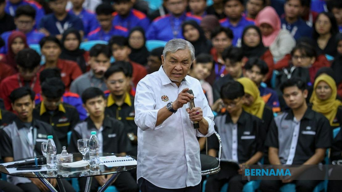 Zahid Urges Gig Workers to Build Skills Through TVET Programmes
