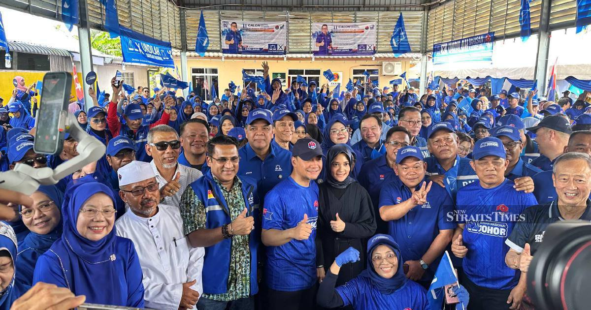 PAS division chiefs at BN gathering in Batu Pahat signal closer ties with Umno