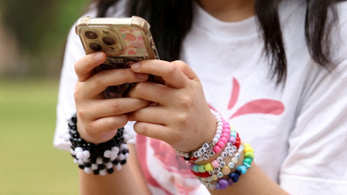 EU Momentum Builds for Children's Social Media Ban as Ireland Takes Presidency