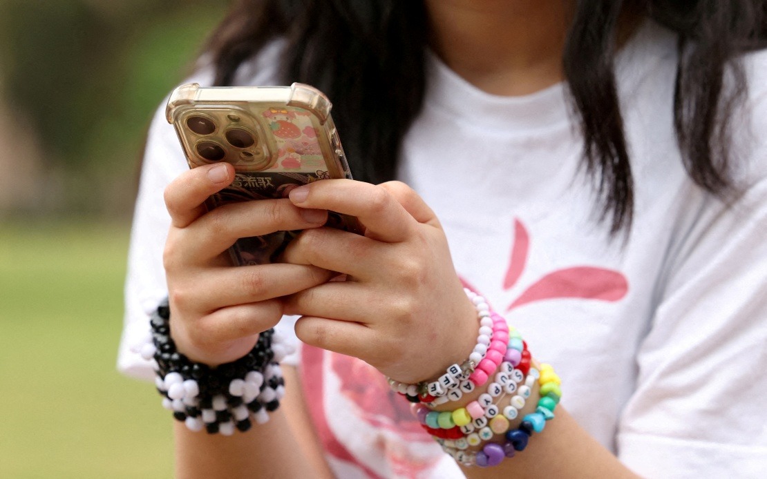 EU Momentum Builds for Children's Social Media Ban as Ireland Takes Presidency