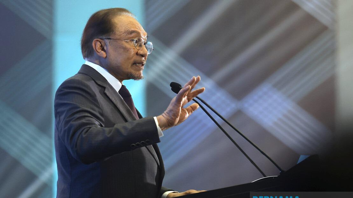 Malaysia Must Adopt Unified Security Strategy to Counter AI, Quantum and Drone Threats, Says PM Anwar