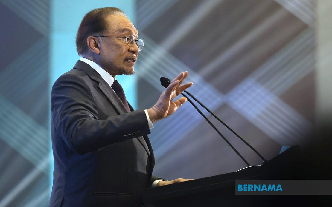 Malaysia Must Adopt Unified Security Strategy to Counter AI, Quantum and Drone Threats, Says PM Anwar