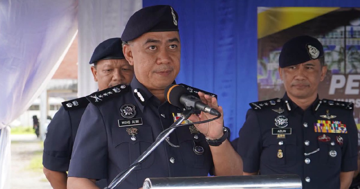 Police Dismantle Online Scam Operation, Arrest 18 Chinese Nationals in Perak