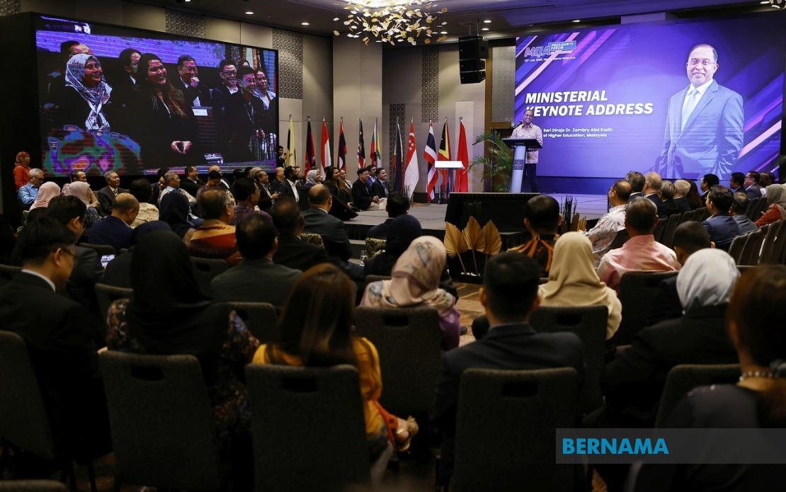 Malaysia Committed to Academic Freedom, Says Higher Education Minister Zambry
