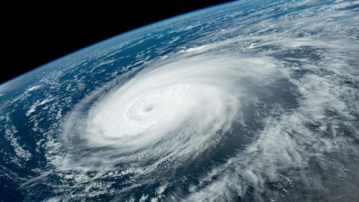 China Elevates Typhoon Alert as Dolphin Bears Down on Eastern Coast