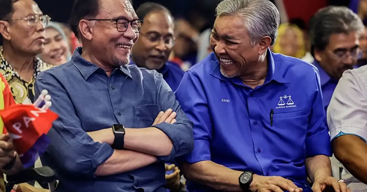 Zahid Counters Anwar's Poetic Message with Verse of His Own