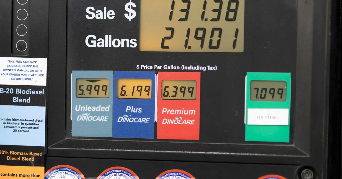 Trump Initiates Oil Industry Investigation as U.S. Gasoline Prices Resist Sharp Decline