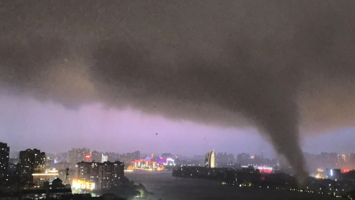 Deadly Storms Ravage Central China's Hubei Province, 11 Dead and 1 Missing