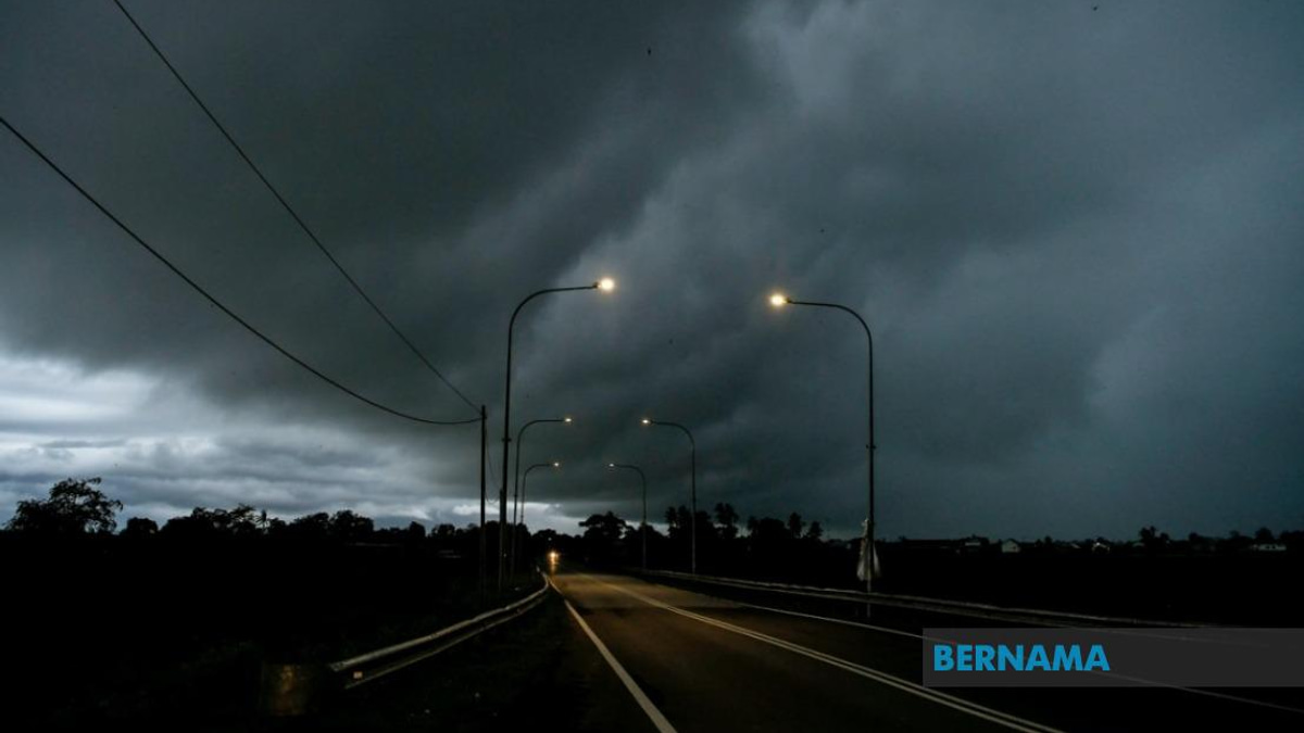 MetMalaysia Warns of Severe Weather in Six States and Labuan