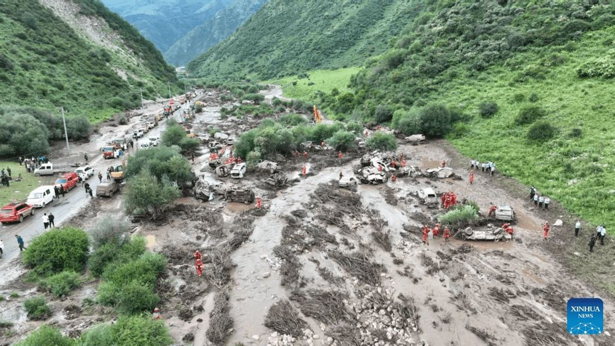Flash flood kills 10 in China's Gansu as Typhoon Noul batters southern region