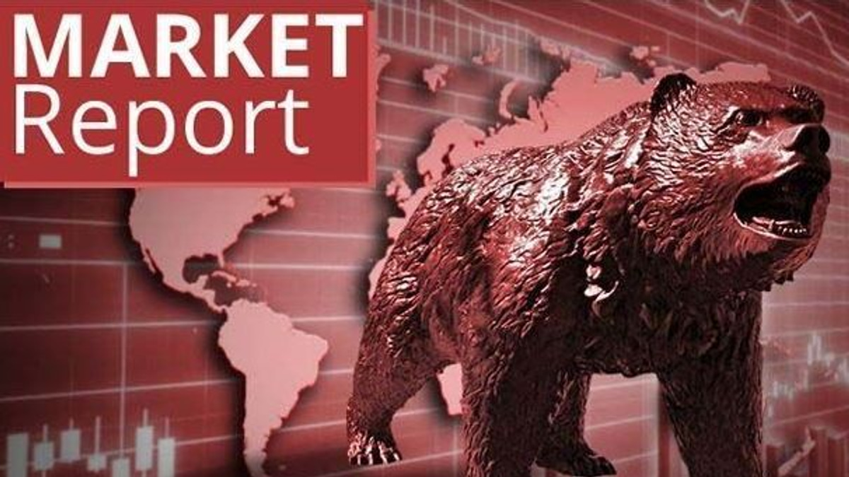 FBM KLCI slips as banking and plantation heavyweights retreat