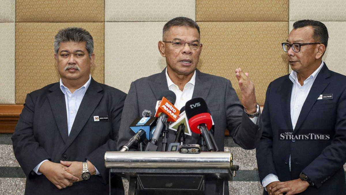 Police will not tolerate misconduct, Saifuddin asserts after 12 officers arrested in extortion case