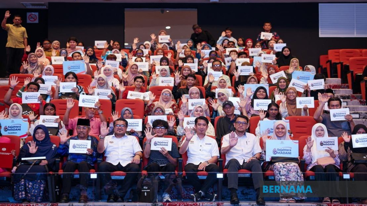 Malaysia's Universities Navigate Generative AI with New Ministry Guidelines
