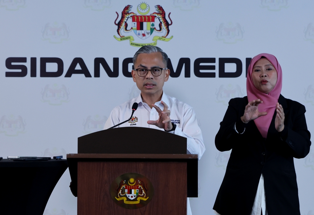 PM Anwar orders acceleration of 15,000 foreign worker visa applications to ease labour shortage