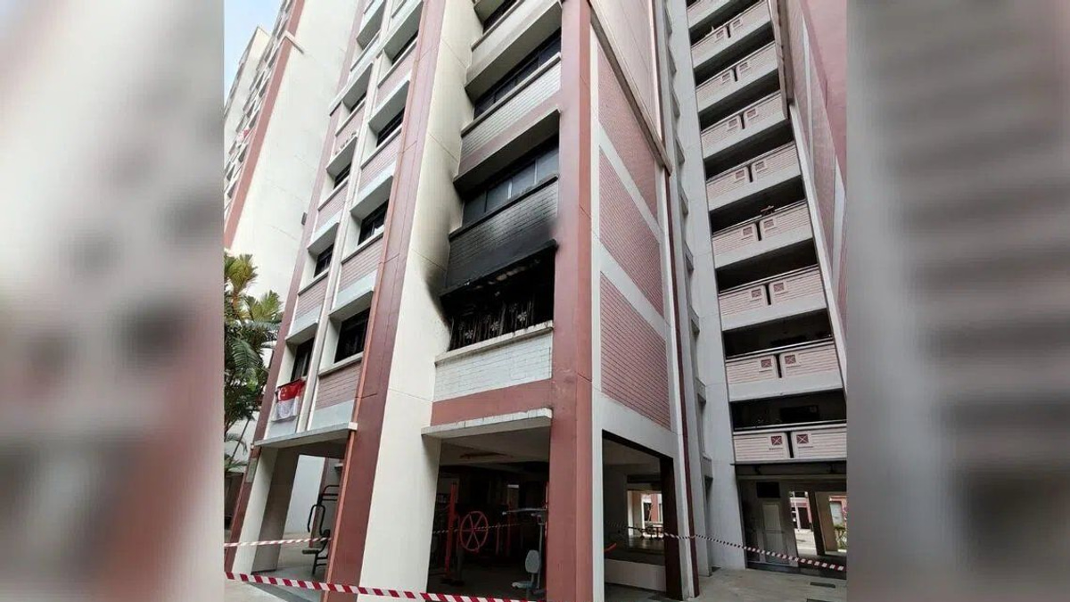 Elderly Man Hospitalised After Bedroom Fire in Singapore HDB Flat; ITE Student Hailed as Hero