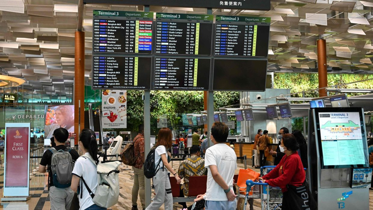 Hong Kong Mother and Son Jailed for Airport Assault in Singapore