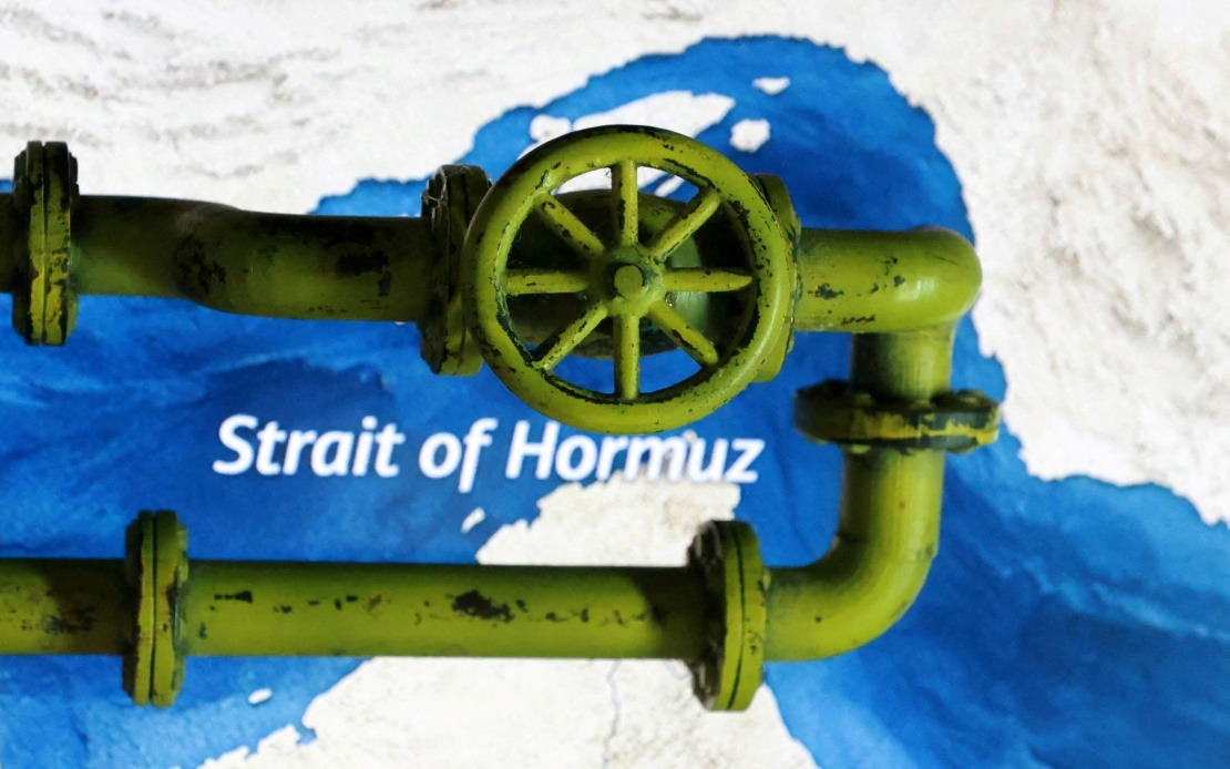Iran's Oil Exports Collapse to Zero as Sanctions and Conflict Mount