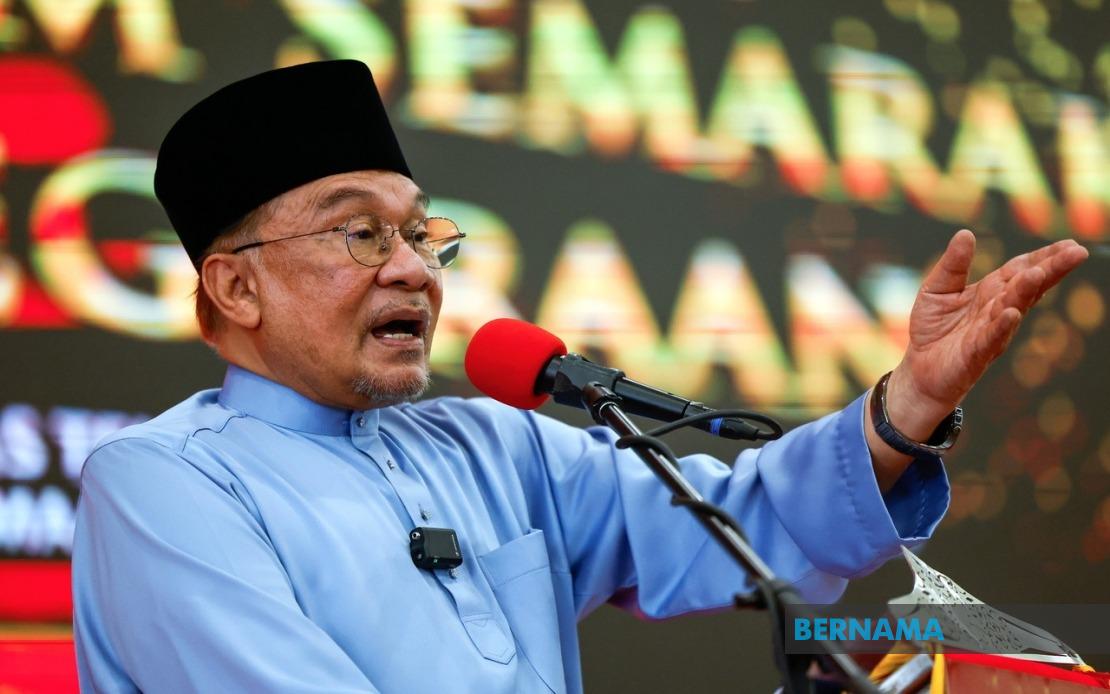 Malaysia's Diplomatic Finesse Clears Red Sea Passage for Petronas Vessel