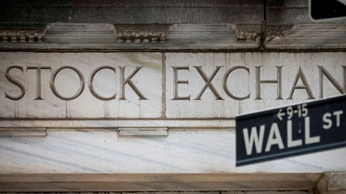 Wall Street's Latest Craze: Asset Managers Rush to Launch AI-Focused 'MANGOS' ETFs
