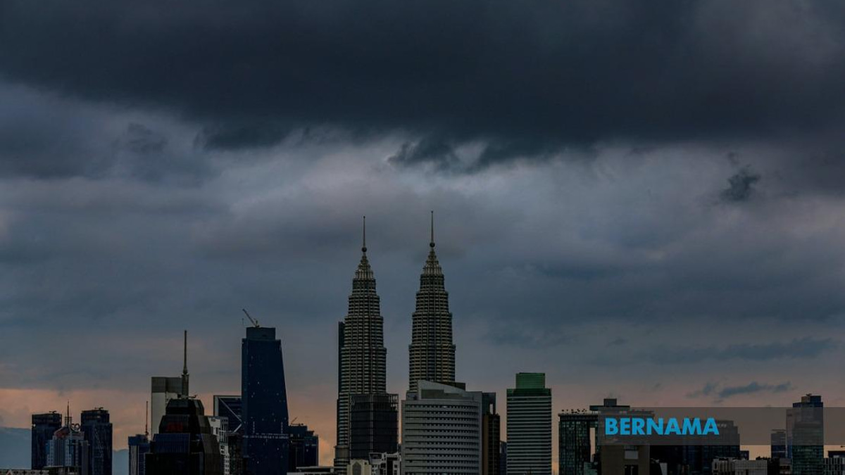 Severe Weather Alert Issued for Klang Valley and 10 States as Thunderstorms Sweep Across Peninsula and East Malaysia