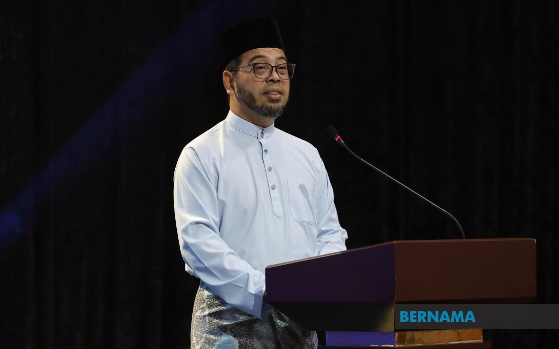 Muslims Must Unite and Set Aside Disputes, Says Zulkifli