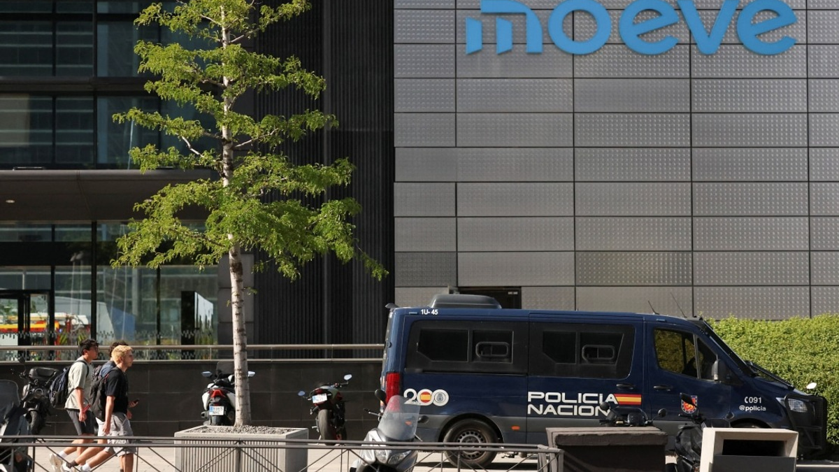 Fire at Madrid's Torre Moeve Brings Spain's Second-Tallest Building to Standstill