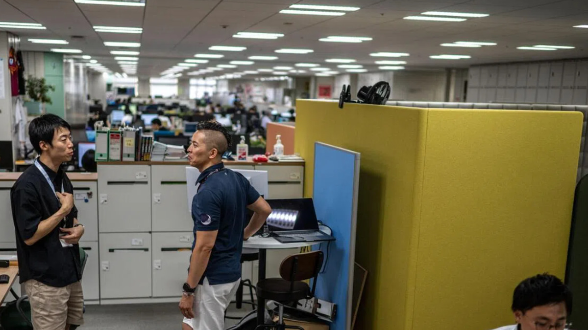 Japan's Summer Dress Code Relaxation Sparks Unexpected Debate Over Male Colleagues' Leg Hair