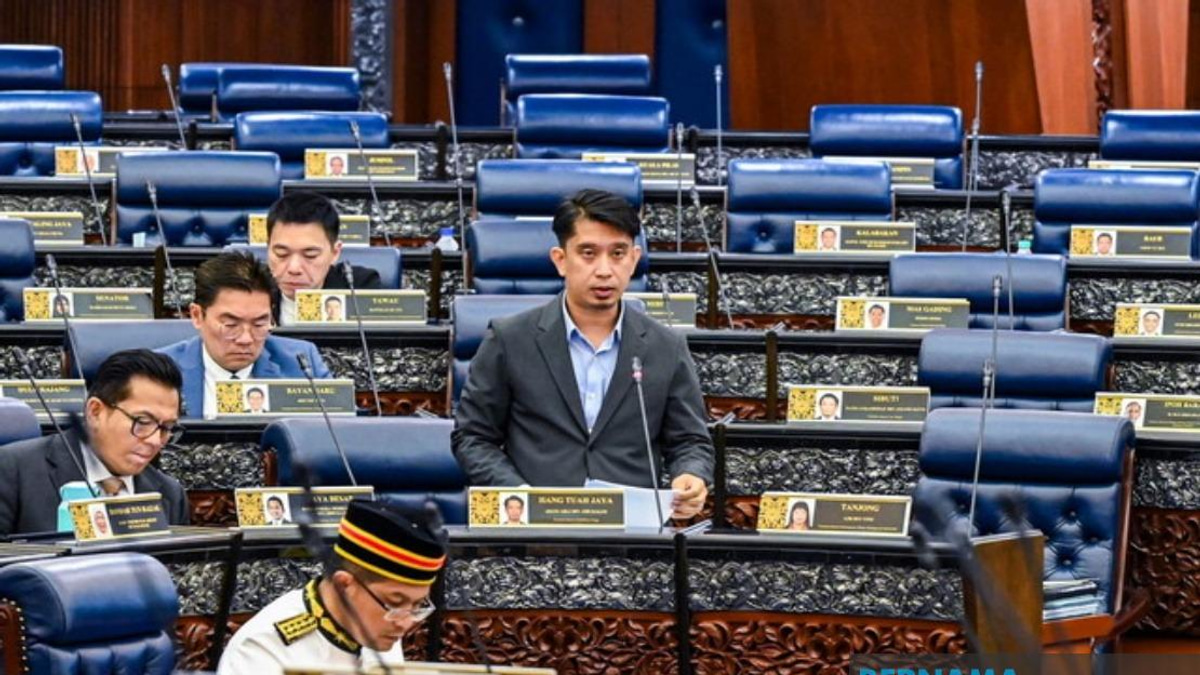 Over 326,000 Malaysian Public University Students Pursuing STEM Studies, Parliament Hears