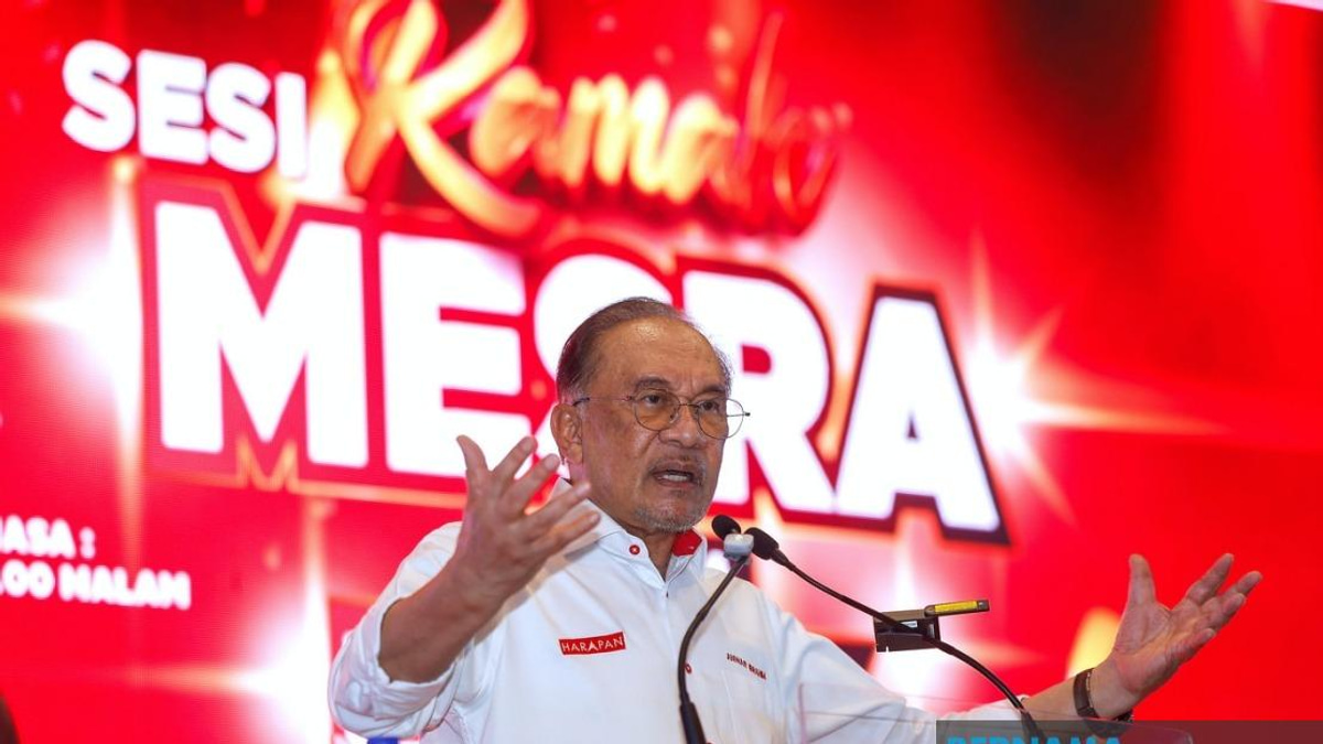Race-Based Politics Divides Nation, Says Anwar at Indian Community Gathering