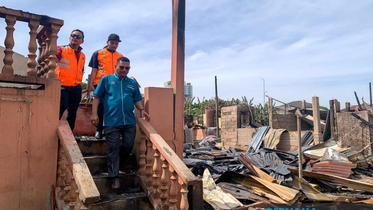 Kitchen Fire from Burning Papers Destroyed 27 Homes in Kelantan Village