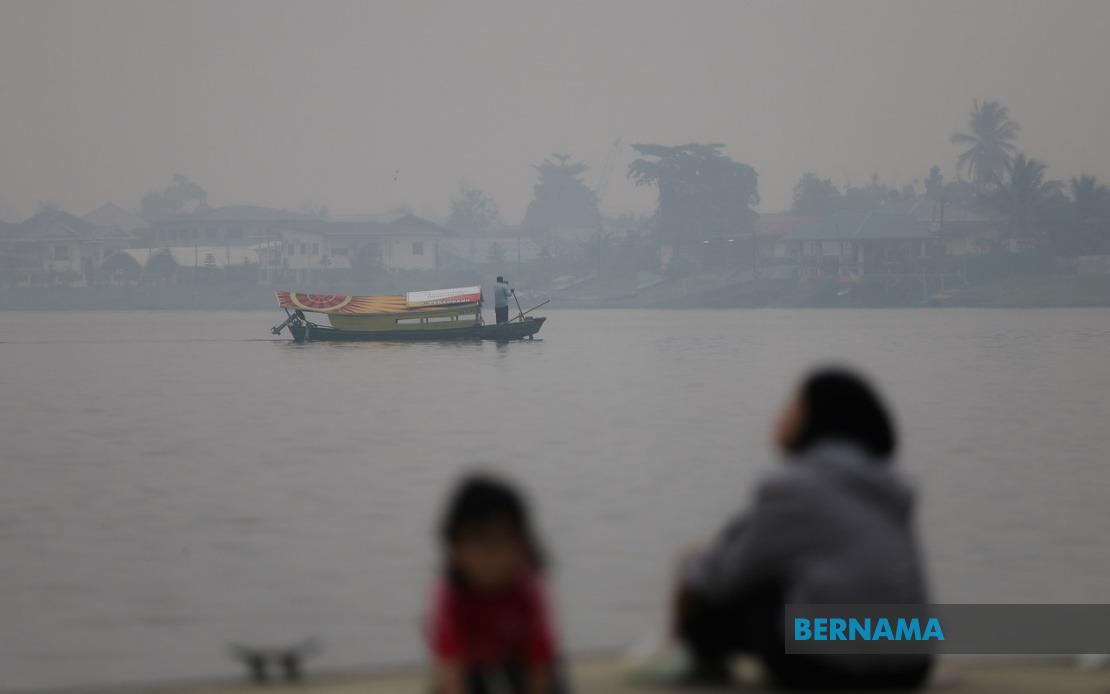 Cloud Seeding Deployed in Haze-Hit Areas as API Soars Above 150