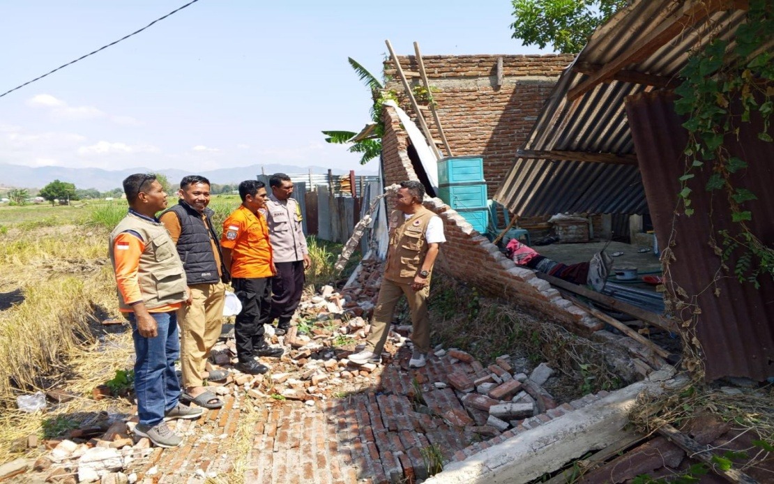 Indonesia's Flores Island Quake Death Toll Reaches 38 As Rescue Operations Intensify