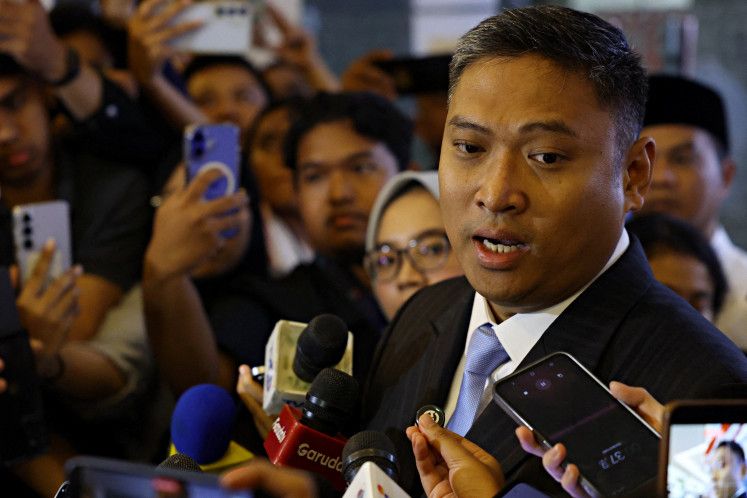 Prabowo's Free Meals Programme Hit by New Leadership Crisis as Health Forces BGN Chief's Exit