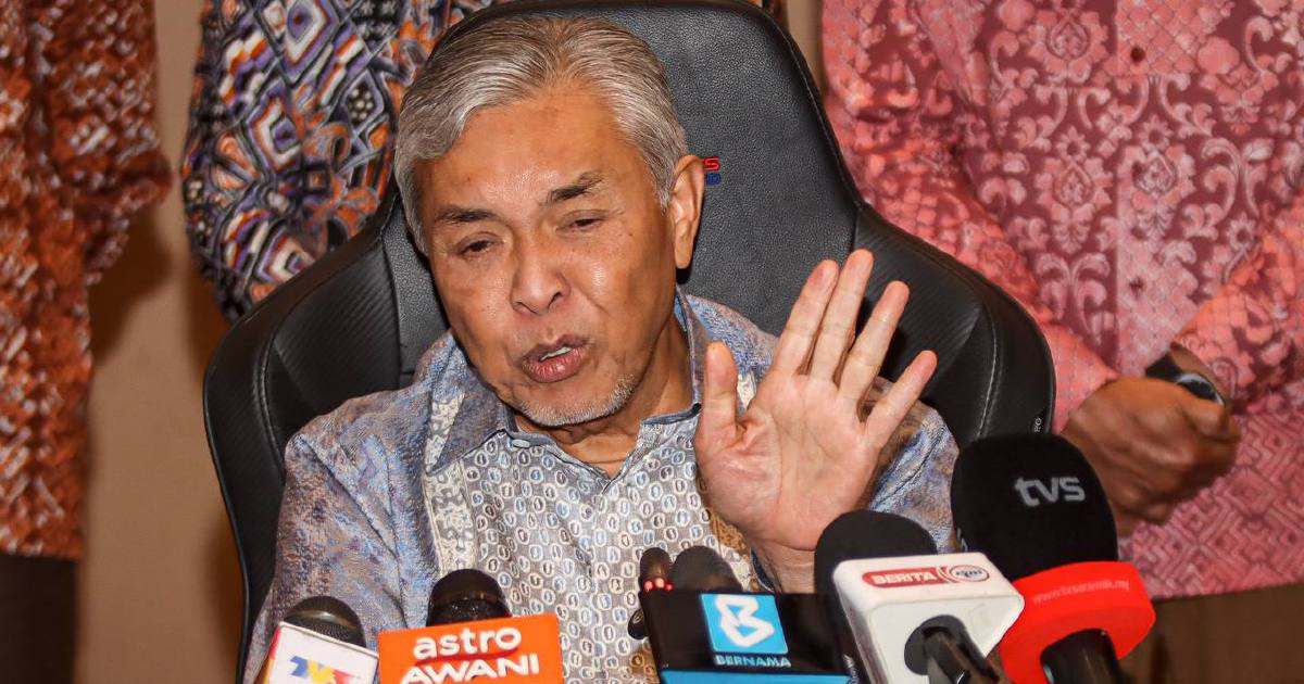 Zahid rules out moves to unseat Anwar, reaffirms BN's stability pledge
