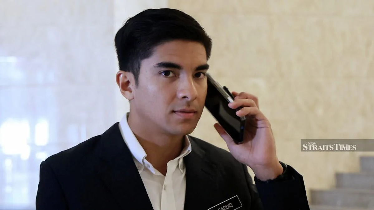 Tunku Ismail Criticises Celebrity-Styled Politics, In Apparent Reference to Syed Saddiq