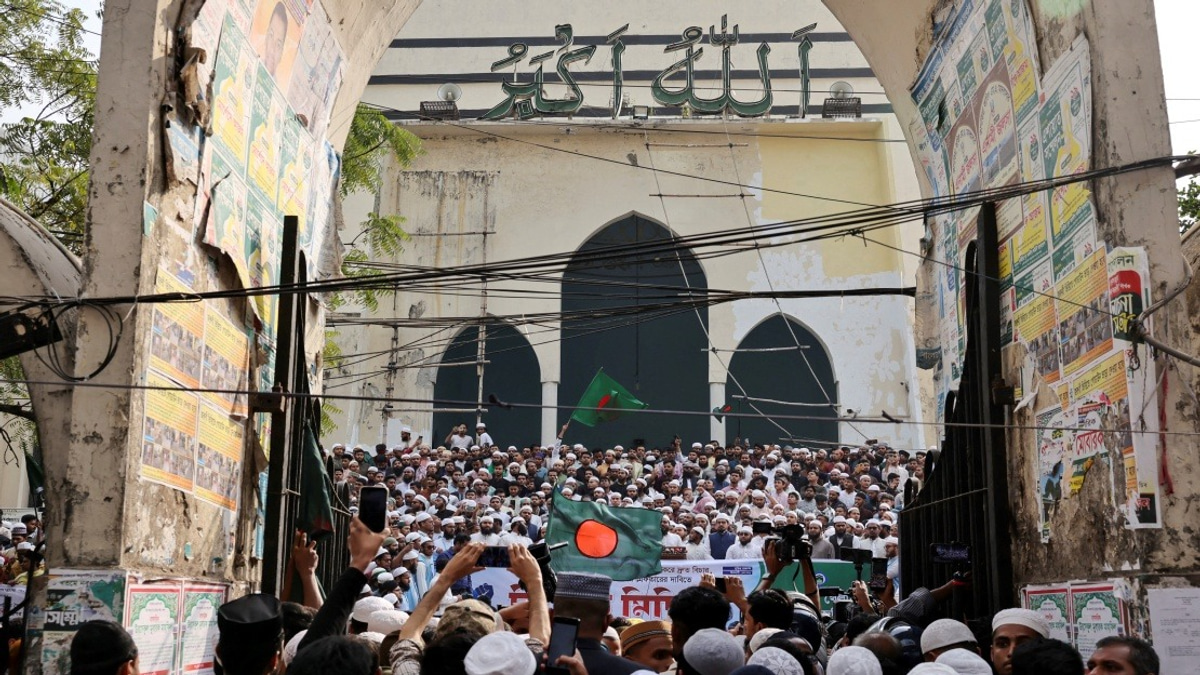 Bangladesh Court Sentences Three Police Officers to Death for Killing Protesters in 2024 Uprising