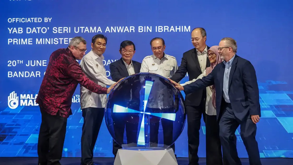 Anwar Names Semiconductor Adviser to Deepen Industry-University Ties