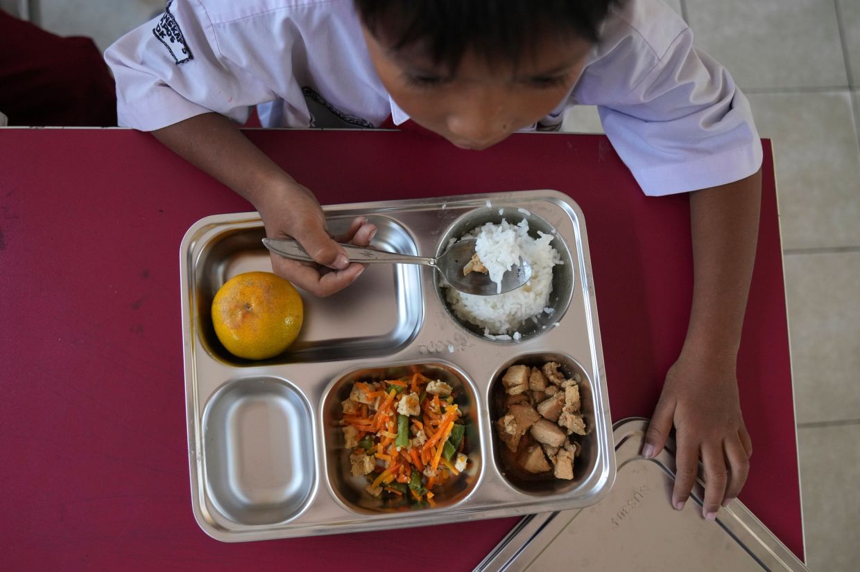 Indonesia anti-graft watchdog calls for suspension of Prabowo's free meals scheme