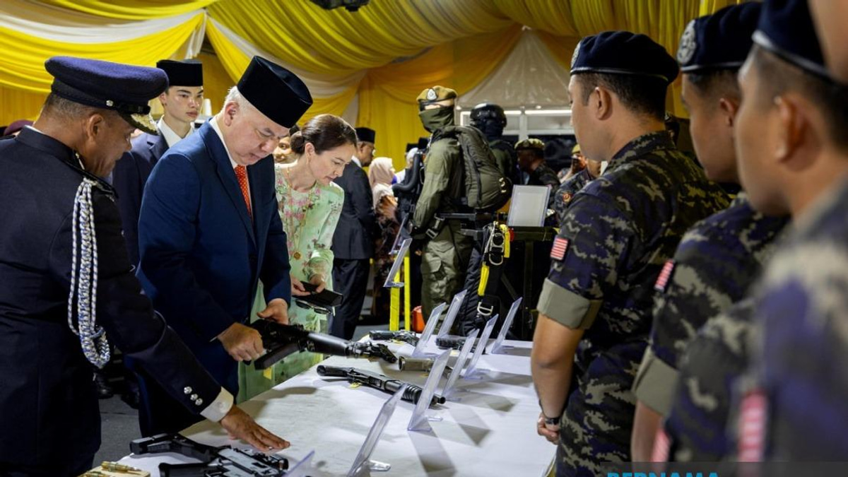 Sultan Nazrin Shah Opens RM206 Million 69 Commando Camp in Perak