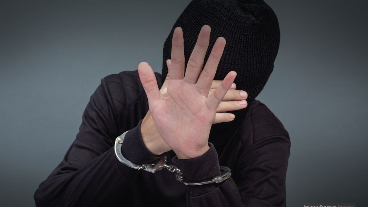 Japan Police Crack Down on Illegal Overseas Gambling Network, Arrest Nine