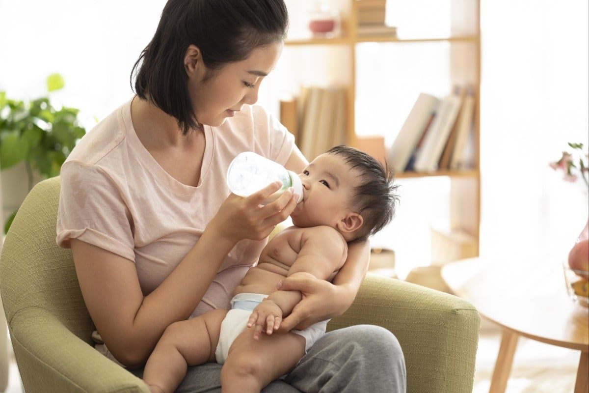 Chinese Infant's ICU Battle Highlights Dangers of Non-Water Baby Formula Preparation
