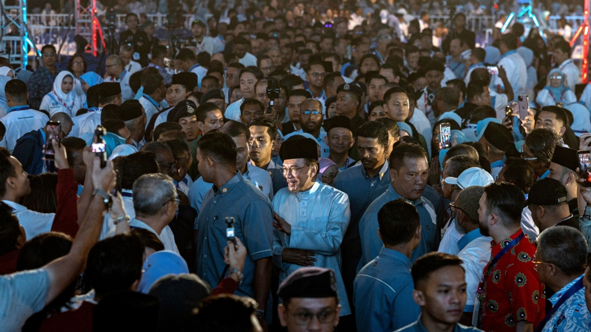 Anwar to Present University Autonomy Bill Repeal to Cabinet Next Week
