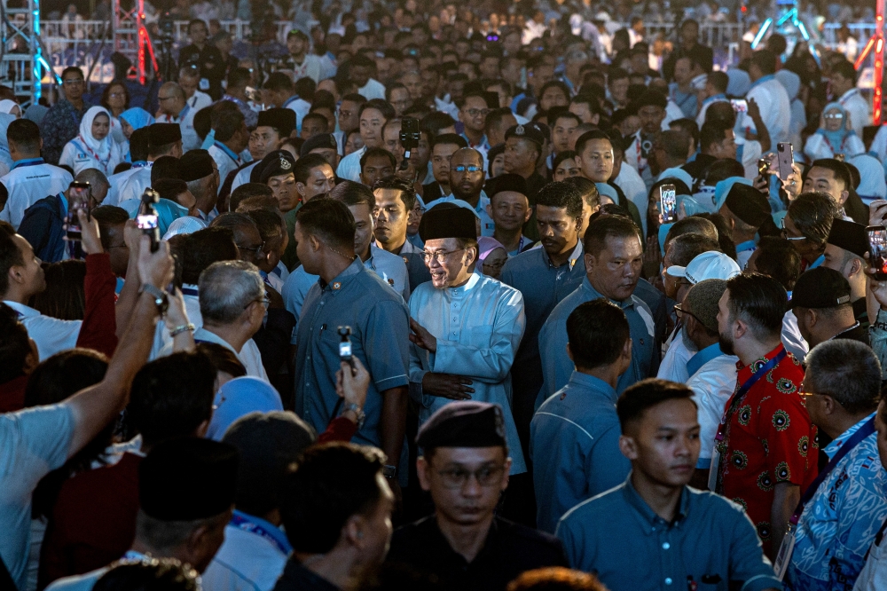 Anwar to Present University Autonomy Bill Repeal to Cabinet Next Week